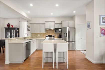 Breakfast Nook Photo of 15175 61 Avenue, Surrey, BC