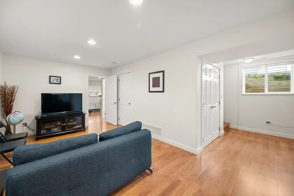 Hallway Photo of 15175 61 Avenue, Surrey, BC