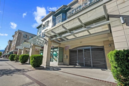 Outdoor Deck Photo of 301 122 E 3rd Street, North Vancouver, BC