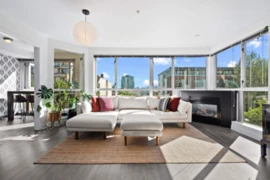 301 122 E 3rd Street, North Vancouver, BC