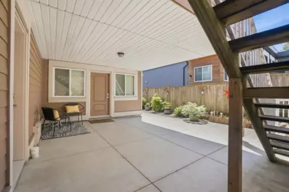 Backyard Photo of 331 E Eighth Avenue, New Westminster, BC