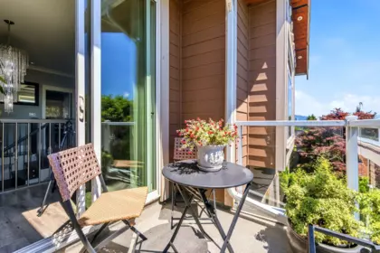 Garden / Landscaping Photo of 331 E Eighth Avenue, New Westminster, BC