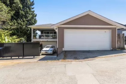 Swimming Pool Photo of 331 E Eighth Avenue, New Westminster, BC
