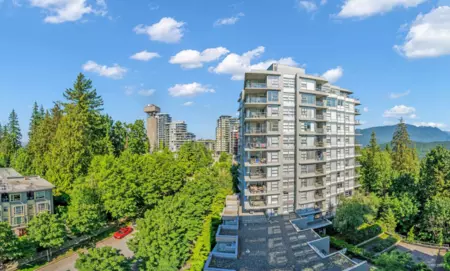 Laundry Room Photo of 1007 9222 University Crescent, Burnaby, BC