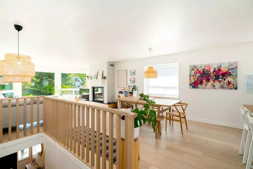 Living Room Photo of 1001 Pomona Way, Squamish, BC