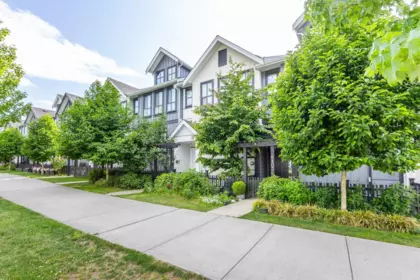 8163 202 Street, Langley, BC, Langley — Row House (Non-Strata) for sale