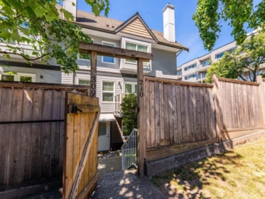 210 3787 Pender Street, Burnaby, BC, Burnaby — Apartment/Condo for sale