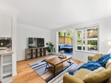 210 3787 Pender Street, Burnaby, BC, Burnaby — Apartment/Condo for sale