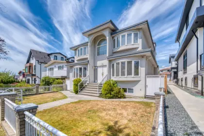 1033 E 39th Avenue, Vancouver, BC, Vancouver — Single Family Residence for sale