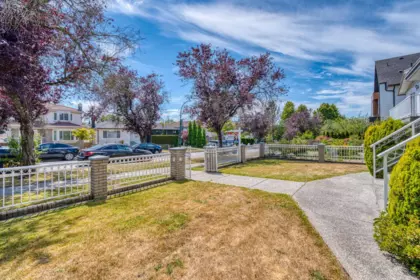 Swimming Pool Photo of 1033 E 39th Avenue, Vancouver, BC