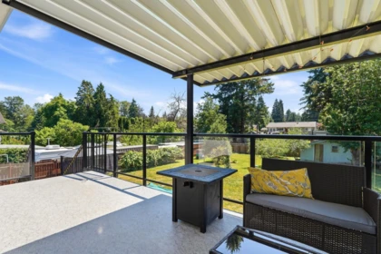 Front Yard Photo of 14348 Gladstone Drive, Surrey, BC