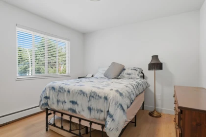 Guest Bathroom Photo of 14348 Gladstone Drive, Surrey, BC