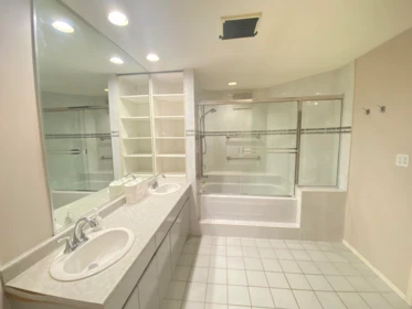Hot Tub / Spa Photo of 2272 Ottawa Avenue, West Vancouver, BC