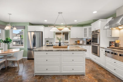Kitchen Photo of 27015 24 Avenue, Langley, BC