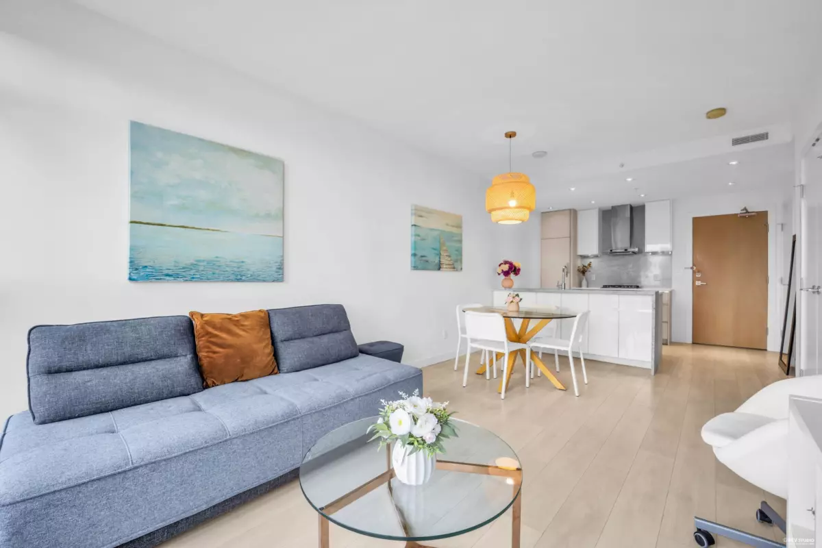 Family Room Photo of 2203 6098 Station Street, Burnaby, BC