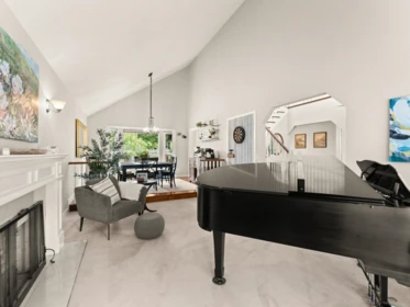 Kitchen Island Photo of 6089 185 Street, Surrey, BC