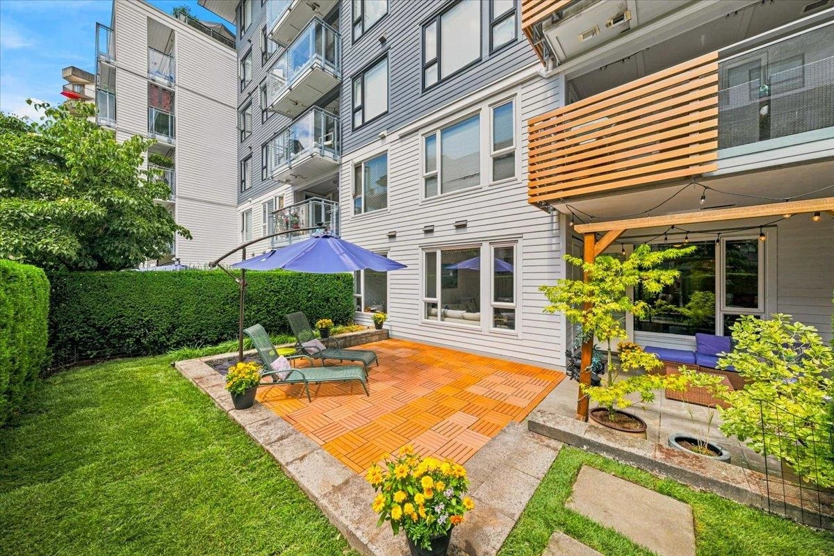 Exterior Rear Photo of 3 221 E 3 Street, North Vancouver, BC