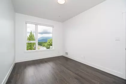 Entry Foyer Photo of 502 4477 Hastings Street, Burnaby, BC
