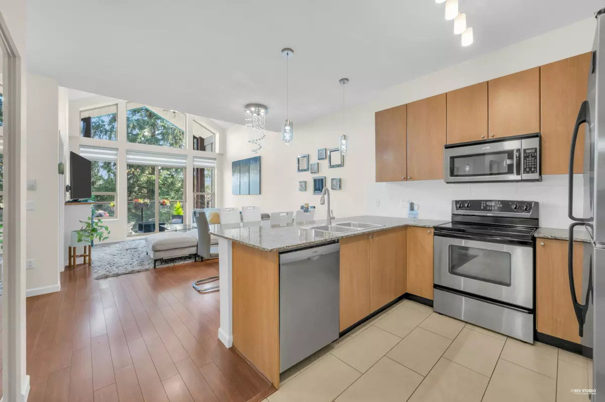 Dining Area Photo of 416 2484 Wilson Avenue, Port Coquitlam, BC