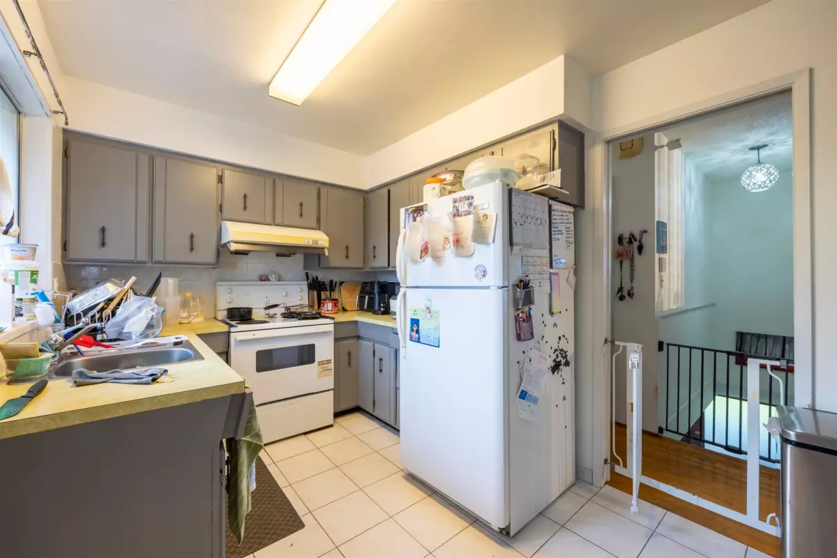 Living Room Photo of 5555 Wallace Road, Richmond, BC