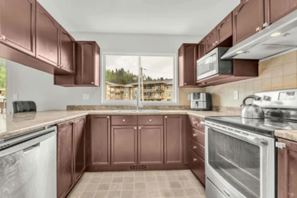 Kitchen Island Photo of 27 45740 Thomas Road, Chilliwack, BC