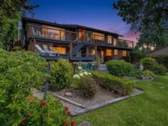 4717 Laurel Avenue, Sechelt, BC