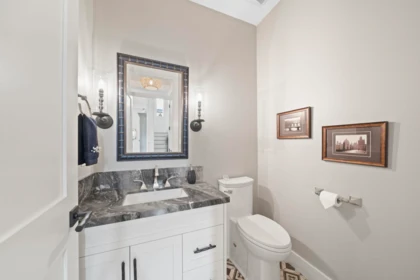 Guest Bathroom Photo of 3528 Rosemary Heights Crescent, Surrey, BC