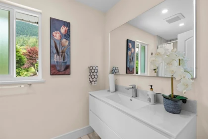 Hot Tub / Spa Photo of 738 Sylvan Avenue, North Vancouver, BC