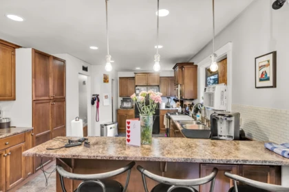 Kitchen Island Photo of 46521 Elliott Avenue, Chilliwack, BC