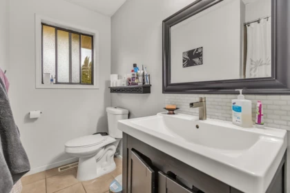 Primary Bathroom Photo of 46521 Elliott Avenue, Chilliwack, BC