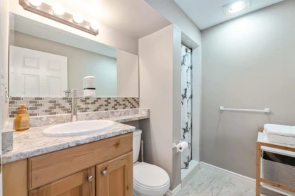Hallway Photo of 31438 Chalmers Place, Abbotsford, BC