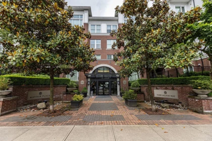 351 9388 Mckim Way, Richmond, BC, Richmond — Apartment/Condo for sale