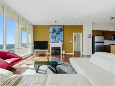 9888 Cameron Street, Burnaby, BC, Burnaby — Apartment/Condo for sale