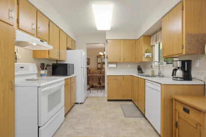 Kitchen Photo of 2358 Cameron Crescent, Abbotsford, BC
