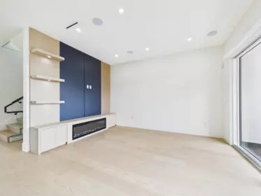 Walk-In Closet Photo of 1 6512 Grant Street, Burnaby, BC