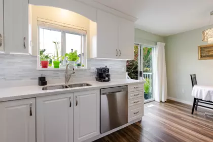Kitchen Island Photo of 21073 93 Avenue, Langley, BC