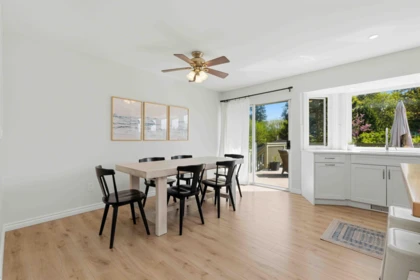 Kitchen Island Photo of 16162 8a Avenue, Surrey, BC