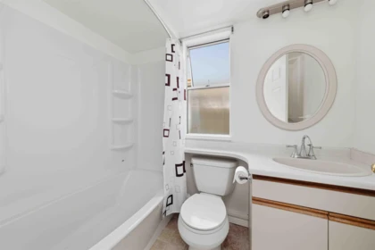 Mudroom Photo of 16162 8a Avenue, Surrey, BC
