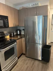 Kitchen Island Photo of 1508 610 Granville Street, Vancouver, BC