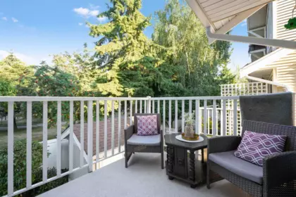 Front Yard Photo of 16 12110 75a Avenue, Surrey, BC