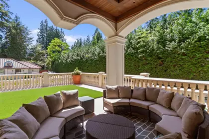 Hot Tub / Spa Photo of 4768 W 4th Avenue, Vancouver, BC