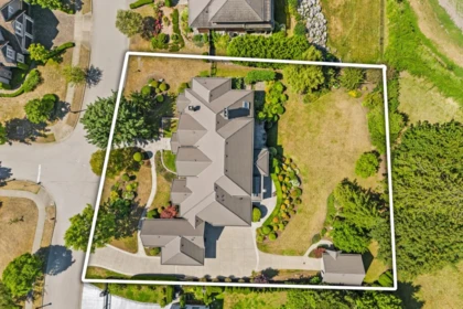 Community Amenities Photo (Clubhouse) of 16235 36a Avenue, Surrey, BC