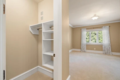 Entry Foyer Photo of 16235 36a Avenue, Surrey, BC