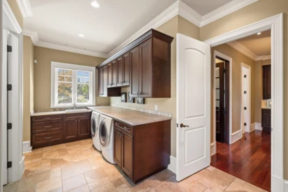 Laundry Room Photo of 16235 36a Avenue, Surrey, BC