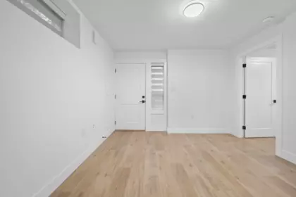 Hallway Photo of 2995 E 17th Avenue, Vancouver, BC