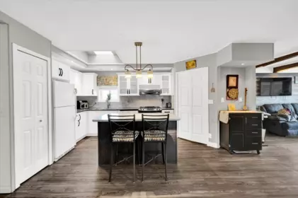 Kitchen Island Photo of 13 27111 Avenue, Langley, BC