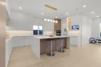 Kitchen Island Photo of 6296 181a Street, Surrey, BC