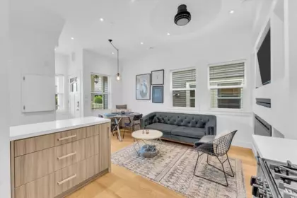 2 1136 E Pender Street, Vancouver, BC, Vancouver — Half Duplex for sale