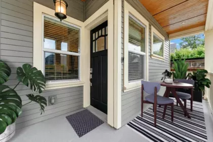 Guest Bathroom Photo of 2 1136 E Pender Street, Vancouver, BC
