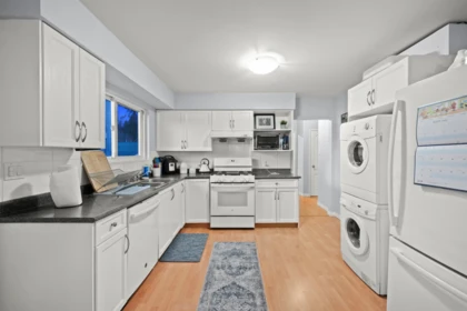 Dining Area Photo of 3949 Sefton Street, Port Coquitlam, BC